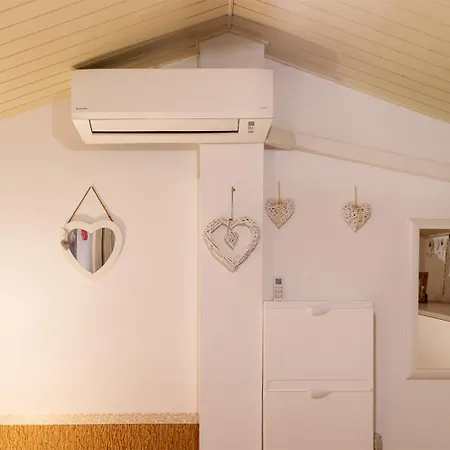 Apartment La Mansarda A Due Passi Dalla Stazione - Italywego